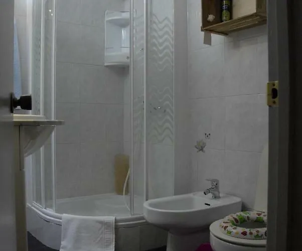 Olivia's Place Apartment *